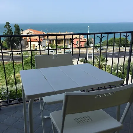 Residenza A Due Passi Dal Mare Apartman *